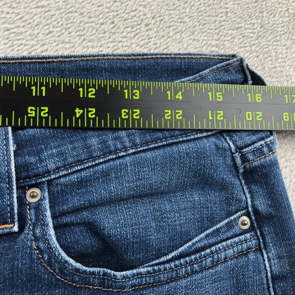 Levi's Womens Capri Jeans Size 10 Blue Denim Medium Wash Casual Rolled Hem - Picture 5 of 15